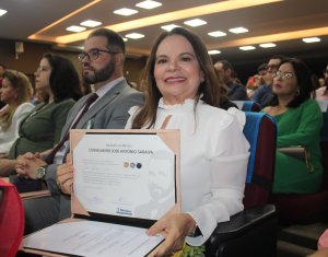 Magistrados do Piauí são homenageados com Medalha do Mérito Conselheiro Saraiva